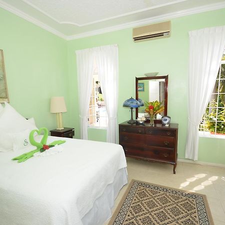 Summerhill Four Bedroom Villa มอนเทโกเบย์ ภายนอก รูปภาพ