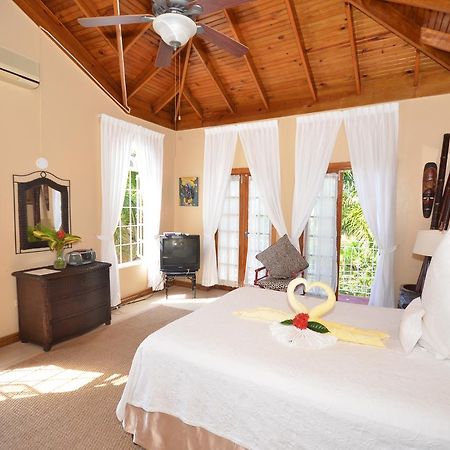 Summerhill Four Bedroom Villa มอนเทโกเบย์ ภายนอก รูปภาพ