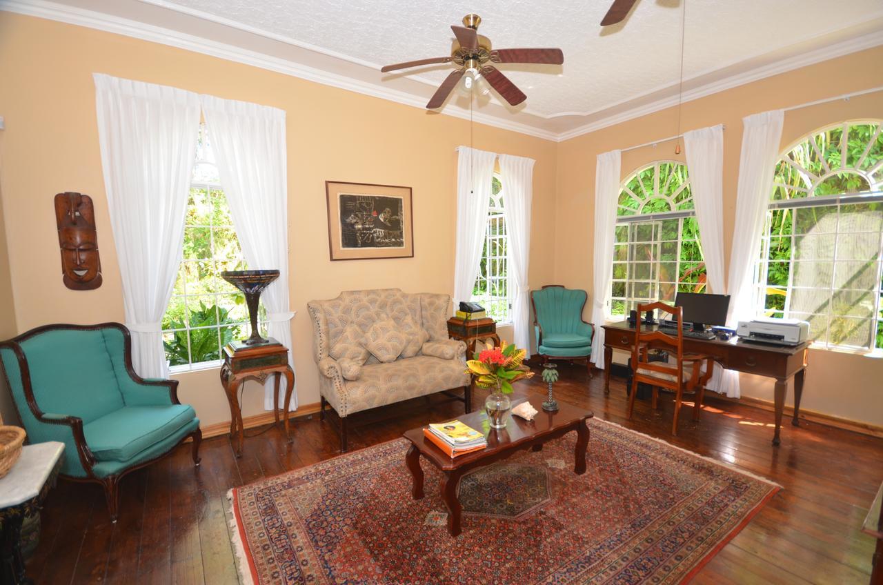 Summerhill Four Bedroom Villa มอนเทโกเบย์ ภายนอก รูปภาพ